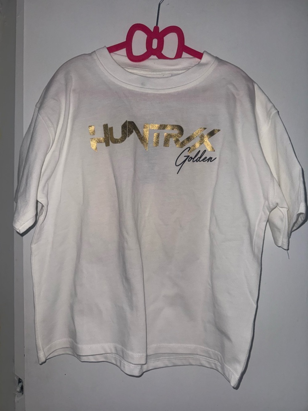 HUNTRix kpop demon hunters Golden Logo White Tee with Gold Foil Zara Netflix